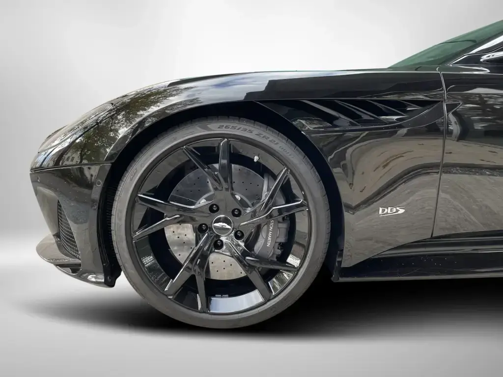 中古 2020 Aston Martin DBS Superleggera Coupe Onyx Black (HB